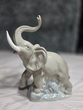 NAO By Lladro Elephant Vintage Handmade Spain
